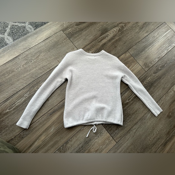 Nicole Miller Light Gray Merino Wool Sweater/ woman’s S - Picture 14 of 15